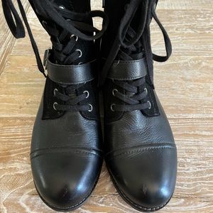 Oboe Dayton Black Leather and Suede size 8 boot